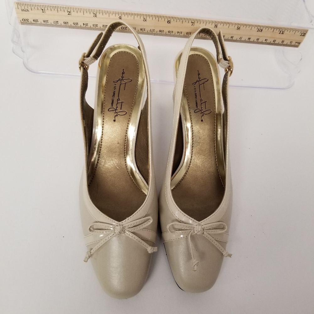 EUC Soft Style Heels Size 7.5M